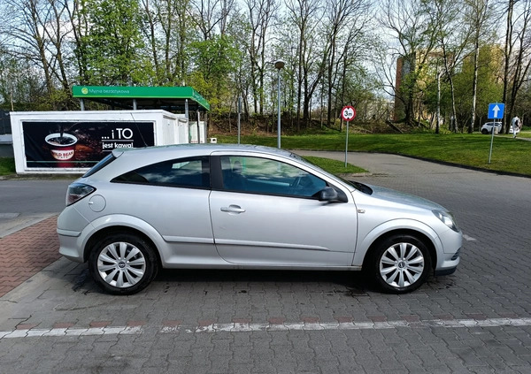 Opel Astra cena 11500 przebieg: 221000, rok produkcji 2006 z Gliwice małe 79